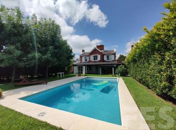 Casa · 200m² · 4 Ambientes · 2 Cocheras · Venta Casa de 4 Ambientes con Piscina en Soles del Pilar