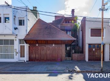 Casa · 378m² · 9 Ambientes · 2 Cocheras · Casa en Venta - 4 Dorm. 4 Baños - Cochera - 751 m² - La Plata