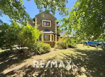 Casa · 173m² · 5 Ambientes · 1 Cochera · Venta Casa 5 Amb Barrio San Joaquin Apto Credito