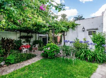 Casa · 5 Ambientes · 1 Cochera · Venta Casa 5 Amb Caseros C/jardín, Garage, Quincho