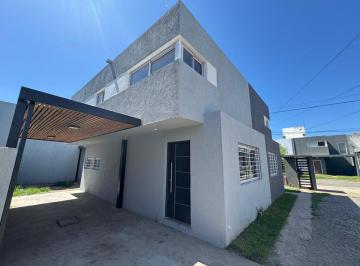 Casa · 75m² · 6 Ambientes · 1 Cochera · Venta Duplex 2 Dorm. Altos de Calera Apto Credito