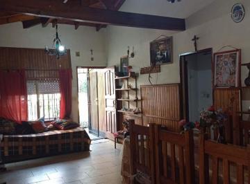 Casa · 85m² · 4 Ambientes · 1 Cochera · Venta - Casa - Malvinas Argentinas
