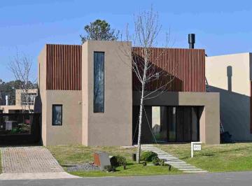 Casa · 127m² · 5 Ambientes · 1 Cochera · Venta Huertas Horneros 3 Dorm a Estrenar