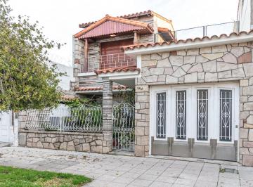 Casa · 159m² · 5 Ambientes · 1 Cochera · Venta Casa 5 Ambientes con Cochera Avellaneda