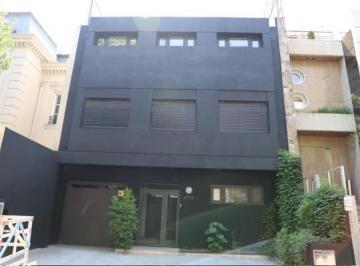 Casa · 680m² · 8 Ambientes · 1 Cochera · Casa en Barrio Parque - Moderna y con Pileta