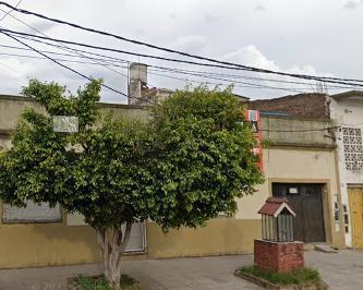 Casa · 607m² · 4 Ambientes · 1 Cochera · Importante Propiedad: Casa Más Dos Amplios Galpones Para Renta