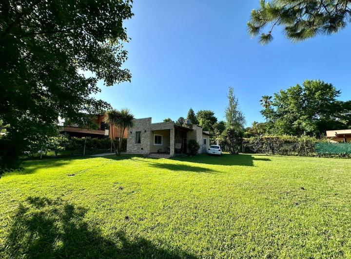 Casa · 100m² · 3 Ambientes · 2 Cocheras