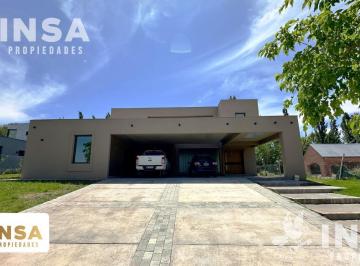 Casa · 550m² · 5 Ambientes · 4 Cocheras · Casa en Alquiler Barrio Privado La Vacherie