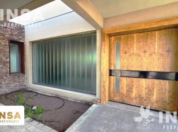 Casa · 550m² · 5 Ambientes · 4 Cocheras · Casa en Alquiler Barrio Privado La Vacherie
