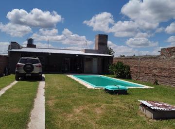 Casa , Ibarlucea · Mono Ambiente Amplio, con Terreno y Pileta. Oportunidad