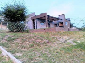 Casa · 137m² · 3 Ambientes · 1 Cochera · Casa en Santa Cruz del Lago