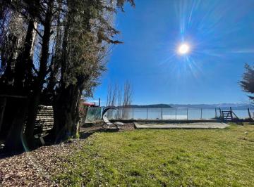 Casa · 140m² · 4 Ambientes · Casa con Costa de Lago Nahuel Huapi Bariloche - Oportunidad