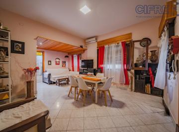 Casa · 107m² · 4 Ambientes · 1 Cochera · Casa - Villa Pueyrredón, 4 Ambientes. Patio, Jardín, Quincho, Terraza, Hermosa! Lote 8,66x16,20