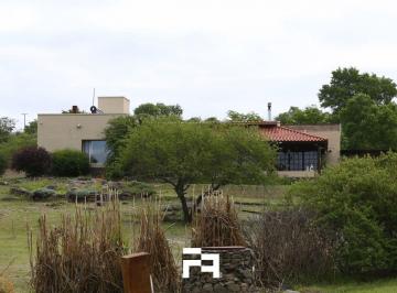 Gran Chalet en Loteo Once Rosas. Santa Mónica Calamuchita 

Importante Chalet de · Propiedad con Costa de Arroyo - Loteo Once Rosas - Escritura