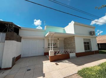 Casa de 7 ambientes, San Carlos Centro · Casa Excelente, Lista Para Mudarte!
