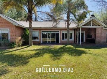 Quinta vacacional · 200m² · 3 Ambientes · 2 Cocheras · Quinta en Venta