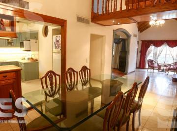 Casa · 245m² · 5 Ambientes · 2 Cocheras · Casa 5 Ambientes en Venta en Monte Grande Apto Crédito