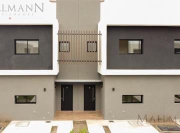Departamento · 90m² · 4 Ambientes · 2 Cocheras · Dúplex Casa a Estrenar C/jardin en El Aljibe Pilar | Mallmann Propiedades