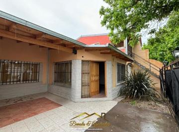 Casa · 260m² · 6 Dormitorios · 3 Cocheras · Casa & Departamentos en Venta Juarez Celman