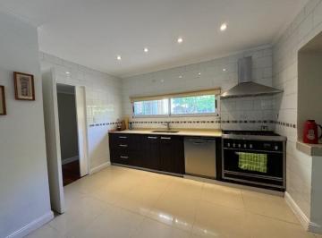 Casa · 159m² · 5 Ambientes · 4 Cocheras · Casa Quinta en Venta 5 Ambientes en Tortuguitas