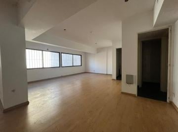 Oficina comercial · 143m² · 1 Cochera · Oficina Luminosa con Baño