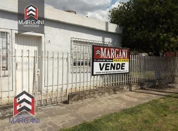 Casa · 80m² · 2 Ambientes · 1 Cochera · Excelente Casa 3 Amb S/ Lote Propio a 100 m Av Cristiania