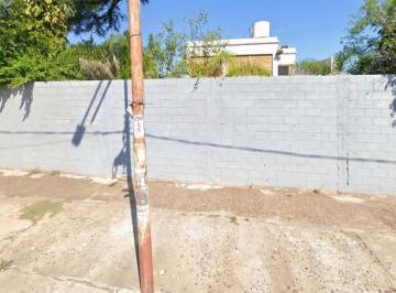 Casa · 150m² · 5 Ambientes · 4 Cocheras · Casa en Venta 6 Ambientes Isidro Casanova - Lote de 400 m²