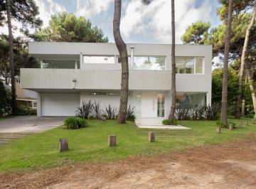 Casa · 314m² · 5 Ambientes · 1 Cochera · Casa en Venta Pinamar Norte