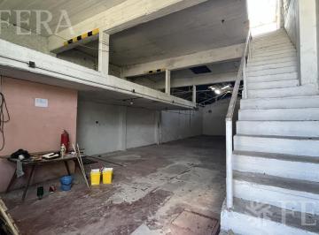 Bodega-Galpón · 223m² · 1 Ambiente · Alquiler de Galpón en Villa Dominico