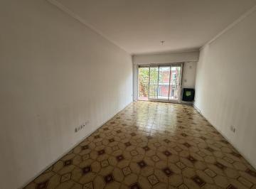 Departamento de 4 ambientes, Palermo · Amplio Departamento 4 Ambientes Al Frente con 2 Balcones