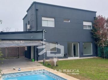 Casa · 140m² · 3 Dormitorios · 2 Cocheras · Casa en Barrio Cerrado Villa Angela
