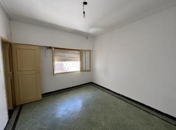 Casa · 60m² · 4 Ambientes · Casa Pasillo 2 Dorm. y Dos Patios - Echesortu