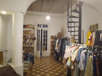 Casa · 225m² · 8 Ambientes · Casa en Venta - 5 Dorm. 3 Baños - 290 m² - La Plata