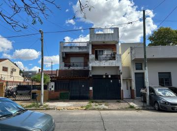 PH · 129m² · 4 Ambientes · 2 Cocheras · En Venta PH de 4 Amb. Fte Cochera 2 Autos Patio y Terraza Villa Maipu