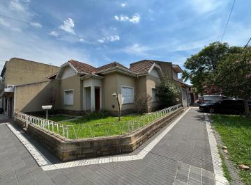 Casa · 140m² · 4 Ambientes · 1 Cochera · Casa de 4 Ambientes