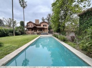 Contrafrente · Casa en Venta en Lomas de San Isidro, Ideal Para Amante de Los Autos, con El Mejor Acceso!
