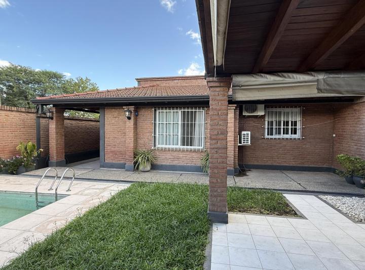 Casa · 434m² · 4 Ambientes · 2 Cocheras