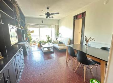 Departamento de 4 ambientes, Parque Chacabuco · Semipiso en Venta 4 Ambientes con Balcon