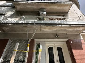 Departamento de 4 ambientes, Floresta · Depto 4 Amb C/balcón. Sin Expensas