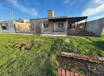 Casa · 112m² · 6 Ambientes · 2 Cocheras · Venta - Casa de 3 Dorm. Cochera Doble y Pileta - Funes City