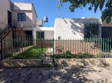 Casa · 3 Dormitorios · 1 Cochera · Casa en Bº Antártida