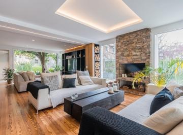 Casa · 375m² · 6 Ambientes · 4 Cocheras · Casa en Venta Club de Campo Abril 6 Ambientes