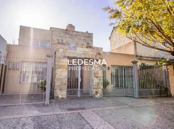 Casa de 5 ambientes, Ituzaingó · Venta Casa 5 Ambientes con Garage Fondo Libre y Piscina Acepta Permuta Menor Valor en Ituzaingo