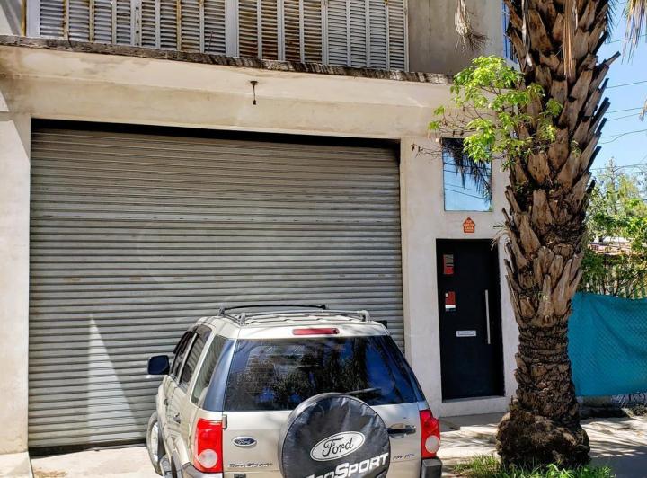 Local comercial · 437m² · 8 Ambientes · 4 Cocheras