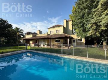 Casa · 223m² · 5 Ambientes · 3 Cocheras · Casa - Banco Provincia de Bs. As.