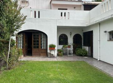 Casa · 320m² · 5 Ambientes · 1 Cochera · Ivanna Blanc Vende Casa con Excelente Ubicacion Acepta Financiación/permuta