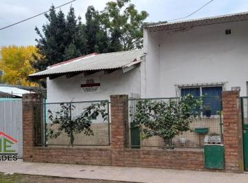 Casa · 130m² · 6 Ambientes · 1 Cochera · Casa en Venta en Marcos Paz