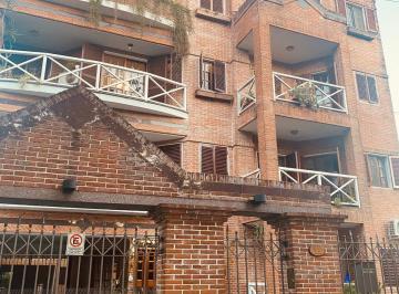 Departamento de 3 ambientes, Almirante Brown · Hermoso Departamento de 3 Ambientes en Dúplex con Dos Cocheras