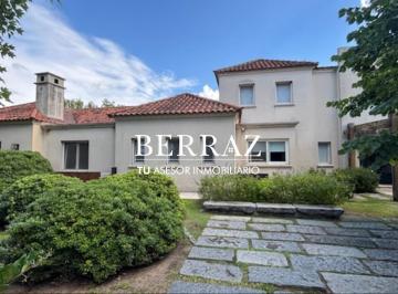 Casa · 430m² · 11 Ambientes · 6 Cocheras · Casa Venta 6 Dorm. Ayres de Pilar Lote de 1826 m² Pilar
