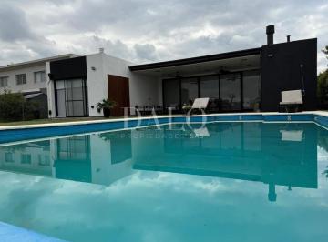 Casa · 149m² · 4 Ambientes · 1 Cochera · Venta Casa 4 Ambientes a La Laguna. Villanueva San Benito